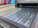 キャビン下を使って荷台フロア長1,975mmを確保。長尺物も積載OK!