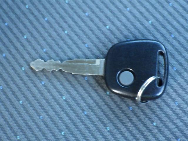 ワゴンＲ ＦＸ　ＭＨ３４型　３型　ＣＤプレーヤー　キーレス　フルオートエアコン　アイドリングストップ　運転席シートヒーター　フロアマット　ドアバイザー　運転席アームレスト　フルフラットシート（16枚目）