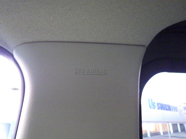 �r�q�r�J�[�e���G�A�o�b�O�^�G�A�o�b�O���J���ƃT�C�h�E�B���h�E�̑S�̂𕢂��A����̎�ɓ�����ی삵�Ă���܂��B�������̎��Ɉ��S�I�I