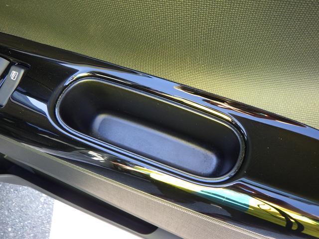 ムーヴキャンバス ＧブラックインテリアＶＳ　ＳＡＩＩＩ　全方位モニター付ナビ　スマートアシストＩＩＩ　両側パワースライド　ＬＥＤヘッドランプ＆ポジションランプ＆フォグランプ　フロントシートサイドエアバッグ　ステアリングオーディオスイッチ　ＥＴＣ　キーレスプッシュスタート（44枚目）