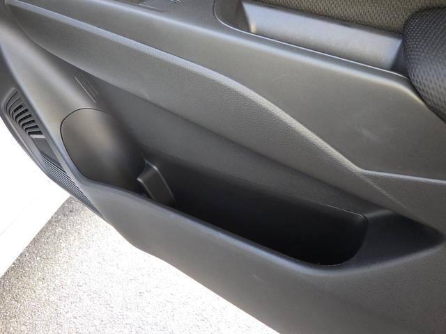 �t�����g�h�A�͑傫���J���ď��~������N�I�����ɂ̓y�b�g�{�g���z���_�[����[�|�P�b�g���t���Ă��܂��I�I