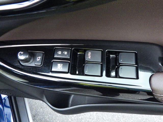 ���삵�₷���ʒu�ɔz�u���ꂽ�A�^�]�ȃh�A�̃p���[�E�B���h�[�i���b�N�@�\�j�A�d���i�[�����R���~���[�B