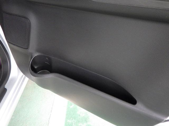 �t�����g�h�A�͑傫���J���ď��~������N�I�����ɂ̓y�b�g�{�g���z���_�[����[�|�P�b�g���t���Ă��܂��I�I