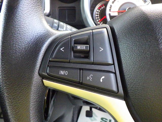 �y�X�e�A�����O�I�[�f�B�I�X�C�b�`�z�茳�ő��삪�ł���̂ŁA�^�]������������炷���ƂȂ��W���ł��܂��I�Ƃ��Ă��֗��ł���􁦑Ή��̃i�r�E�I�[�f�B�I�ƘA���B