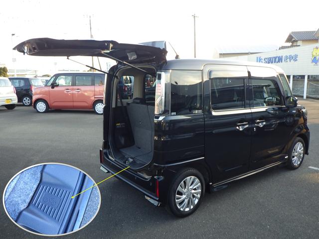 �J�������L���Ƃ�A�ו��̐ςݍ~�낵�����N���N�I�C���T�C�h�O���b�v�ɂ��A�o�b�N�h�A�̊J���X���[�Y�I�I���]�Ԃ̐ύڂ��\���T�C�Y�E�`��ɂ��܂��B