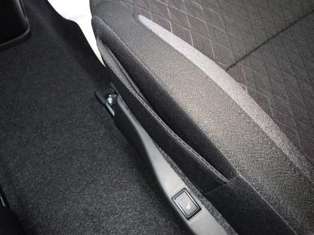 �^�]�Ȃ̍��T�C�h�ɂ���|�P�b�g�B�X�}�z�E���z�E�J�[�h�P�[�X�������D����̂��̂����Ă����̂ɕ֗��ȃ|�P�b�g�ł��i�O�Q�O�j