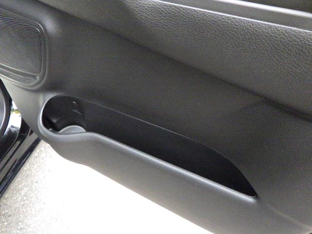 �t�����g�h�A�͑傫���J���ď��~������N�I�����ɂ̓y�b�g�{�g���z���_�[����[�|�P�b�g���t���Ă��܂��I�I