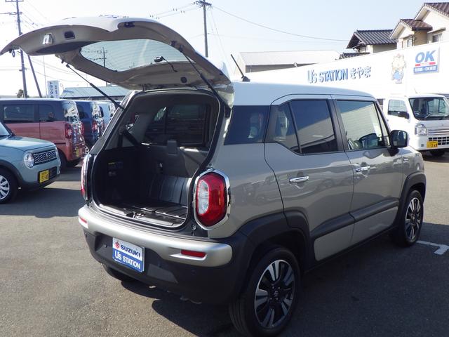 �o�b�N�h�A�͑傫����ɒ��ˏオ��܂��̂ŉו��̏o��������ȒP�ɏo���܂��B�J�̓��ɂ̓o�b�N�h�A���J�����ɂȂ��Ă���܂��恙