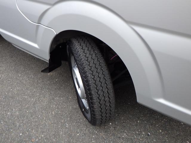 スーパーキャリイ スーパーキャリイ X 5型 セーフティサポート 4AT LEDヘッドランプ フロントフォグランプ アイドリングストップ キーレス パワーウィンド 電動格納ドアミラー スモークガラス 作業灯 リヤゲートチェーン オートライト(9枚目)