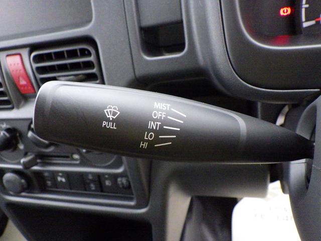 スーパーキャリイ スーパーキャリイ X 5型 セーフティサポート 4AT LEDヘッドランプ フロントフォグランプ アイドリングストップ キーレス パワーウィンド 電動格納ドアミラー スモークガラス 作業灯 リヤゲートチェーン オートライト(25枚目)