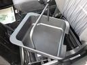 助手席シートアンダーボックス／取り外しが可能なので、濡れたものでも汚れたものでも、あとで水洗いすればＯＫ！！