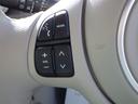【ステアリングオーディオスイッチ】手元で操作ができるので、運転中も視線を逸らすことなく集中できます！とっても便利ですよ♪※対応のナビ・オーディオと連動。