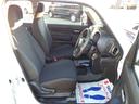 インパネATなので足元は広く、助手席への移動も簡単にできます!助手席側からの乗り降りも楽にできますよ(^_^)