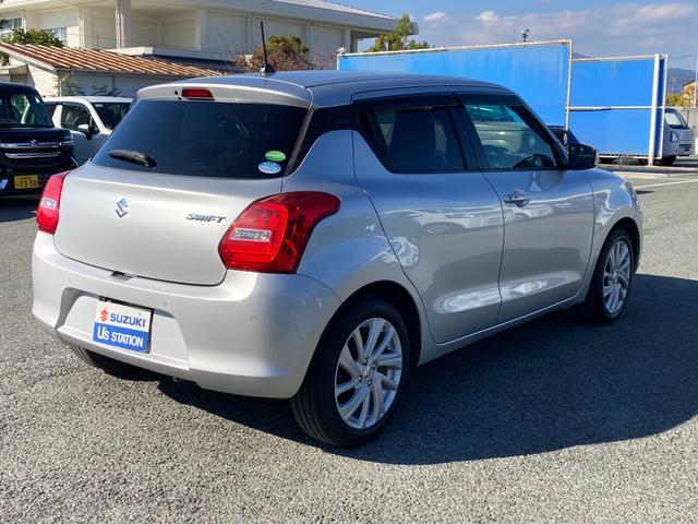 スイフト ＸＧ　２型　ＣＤプレイヤー　ＡＣＣ　ブラインドスポットモニタ　オートライト　シートヒーター　プッシュスタート　オートエアコン　衝突被害軽減システム　横滑り防止機能　衝突安全ボディ　盗難防止システム　アダプティブクルーズコントロール　ブラインドスポットモニター（8枚目）