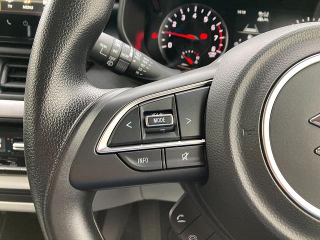 �X�e�A�����O�I�[�f�B�I�X�C�b�`�������茳�Ńi�r�̉��ʒ�����`�����l���ύX�Ȃǂ��ł��^�]�ɏW���ˁ�