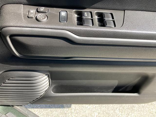 ハスラー ＨＹＢＲＩＤ　Ｇターボ　３型　２トーン　ＬＥＤヘッドライト　オートライト　プッシュスタート　シートヒーター　オートエアコン　衝突被害軽減システム　アイドリングストップ　横滑り防止機能　衝突安全ボディ　盗難防止システム　アダプティブクルーズコントロール（35枚目）