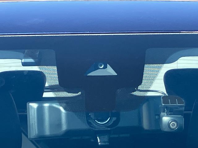 キックス Ｘ／サポカー　衝突安全ボディ　衝突被害軽減システム　アイドリングストップ　プッシュスタート　純正ナビ　ドライブレコーダー　ＥＴＣ　オートエアコン　インテリジェントアラウンドモニター　盗難防止システム（8枚目）