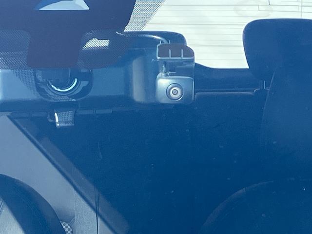 キックス Ｘ／サポカー　衝突安全ボディ　衝突被害軽減システム　アイドリングストップ　プッシュスタート　純正ナビ　ドライブレコーダー　ＥＴＣ　オートエアコン　インテリジェントアラウンドモニター　盗難防止システム（13枚目）