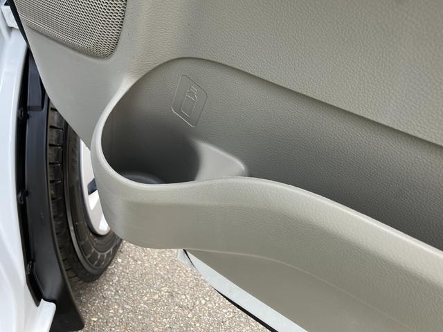 エブリイ PC 6型 バックアイカメラ付ディスプレイ装着車/サポカー デュアルカメラブレーキサポート│LEDヘッドランプ│12インチホイールキャップ│ウレタンステアリングホイール│マニュアルエアコン(37枚目)