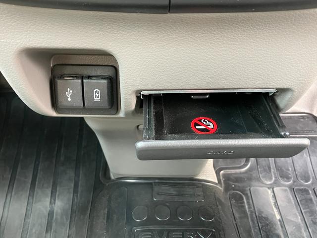 エブリイ PC 6型 バックアイカメラ付ディスプレイ装着車/サポカー デュアルカメラブレーキサポート│LEDヘッドランプ│12インチホイールキャップ│ウレタンステアリングホイール│マニュアルエアコン(43枚目)