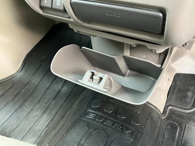 エブリイ PC 6型 バックアイカメラ付ディスプレイ装着車/サポカー デュアルカメラブレーキサポート│LEDヘッドランプ│12インチホイールキャップ│ウレタンステアリングホイール│マニュアルエアコン(44枚目)