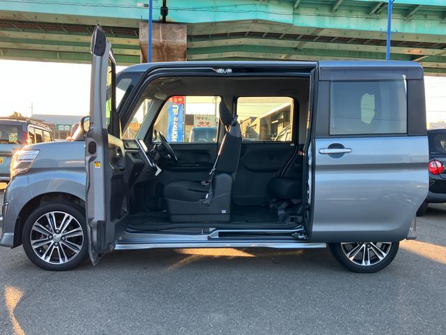 タント カスタムＲＳ　衝突安全ボディ　アイドリングストップ　後席両側電動スライドドア　純正ナビ　バックカメラ　ＥＴＣ　オートライト　オートエアコン　盗難防止システム（9枚目）