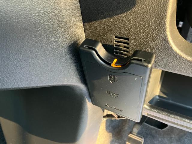 タント カスタムＲＳ　衝突安全ボディ　アイドリングストップ　後席両側電動スライドドア　純正ナビ　バックカメラ　ＥＴＣ　オートライト　オートエアコン　盗難防止システム（13枚目）