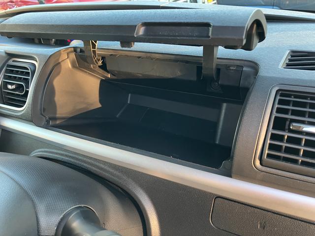 タント カスタムＲＳ　衝突安全ボディ　アイドリングストップ　後席両側電動スライドドア　純正ナビ　バックカメラ　ＥＴＣ　オートライト　オートエアコン　盗難防止システム（29枚目）