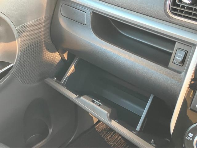 タント カスタムＲＳ　衝突安全ボディ　アイドリングストップ　後席両側電動スライドドア　純正ナビ　バックカメラ　ＥＴＣ　オートライト　オートエアコン　盗難防止システム（31枚目）