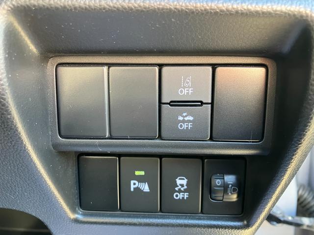 �e�@�\�̐؂�ւ��{�^���͉^�]�ȑO���̎�̓͂��₷���ꏊ�ɔz�u���Ă���܂��B