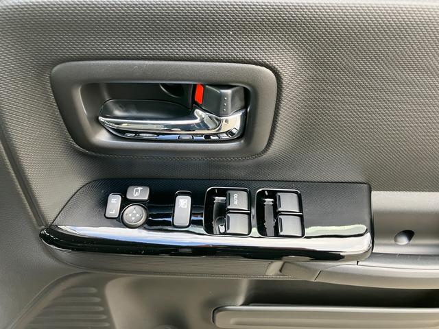 スペーシアカスタム ＨＹＢＲＩＤ　ＸＳ　３型／全方位モニター用カメラ／サポカー　衝突安全ボディ　衝突被害軽減システム　アイドリングストップ　純正ナビ　ドライブレコーダー　ＥＴＣ　後席両側ワンアクションパワースライドドア　オートエアコン　シートヒーター　盗難防止システム（26枚目）