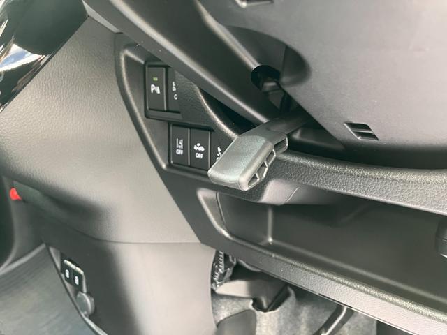 スペーシアカスタム ＨＹＢＲＩＤ　ＸＳ　３型／全方位モニター用カメラ／サポカー　衝突安全ボディ　衝突被害軽減システム　アイドリングストップ　純正ナビ　ドライブレコーダー　ＥＴＣ　後席両側ワンアクションパワースライドドア　オートエアコン　シートヒーター　盗難防止システム（34枚目）