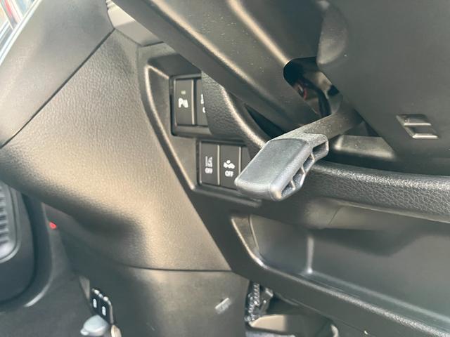 �X�e�A�����O�̍������^�]���₷�������ɒ�������y�`���g�X�e�A�����O�z�ŉ��K�Ƀh���C�u�ł������ł��ˁ�