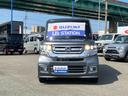 特徴のある個性的なフロントデザイン!白い光と省電力の【ディスチャージ(HID)ヘッドランプ】!