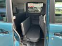 シートはフルフラットになります。気の合う仲間やお子様との車中泊も楽しめそうですね。