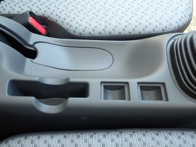 キャリイトラック KC エアコン・パワステ 7型 2WD 5速マニュアル セーフティサポート非装着車 キーレス パワーウィンドー オートライト リヤパーキングセンサー AM/FMラジオ 3方開(34枚目)