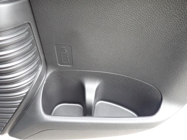 �����h�A���傫���J���̂ŏ��~��͂��₷���ł��B���[�|�P�b�g���y�b�g�{�g���z���_�[���t���Ă��܂��I