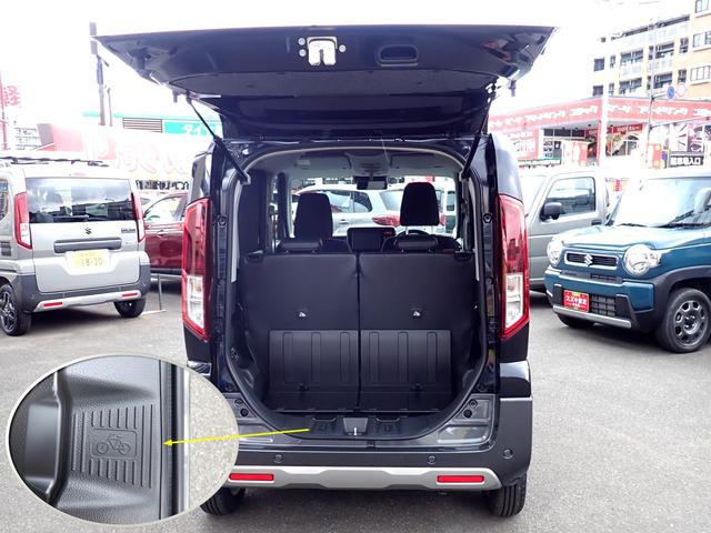 �J�������L���Ƃ�A�ו��̐ςݍ~�낵�����N���N�I�C���T�C�h�O���b�v�ɂ��A�o�b�N�h�A�̊J���X���[�Y�I�I���]�Ԃ̐ύڂ��\���T�C�Y�E�`��ɂ��܂��B