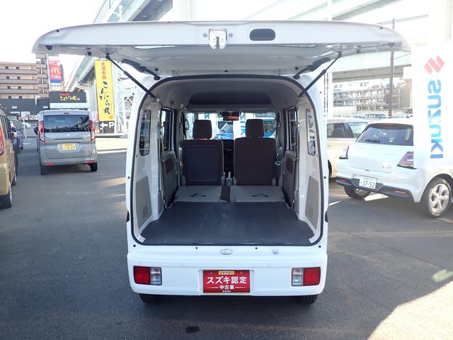 �o�b�N�h�A�͑傫����ɒ��ˏオ��܂��̂ŉו��̏o��������ȒP�ɏo���܂��B�J�̓��ɂ̓o�b�N�h�A���J�����ɂȂ��Ă���܂��恙