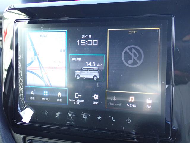 ���ʂ��u�i�r�Q�[�V�����v�u�ԗ����v�u�I�[�f�B�I�v�̂R�̏��G���A�ɋ敪���z�u�I�I�Ⴆ�Β����̃A�C�R���Ƀ^�b�`����Ɖ�ʂ��؂�ւ��A�ԗ������ڍׂɕ\�����܂��B