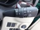 【オートライト】走行中、車外の明るさに応じて自動でライトを点灯/消灯してくれます。エンジンを切ると自動で消灯するので、消し忘れの心配もありません!