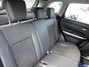 後部座席にも乗り心地が快適な素材を使用しています。是非一度ご来店いただき実際に座ってみてください♪