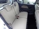 後部座席にも乗り心地が快適な素材を使用しています。是非一度ご来店いただき実際に座ってみてください♪