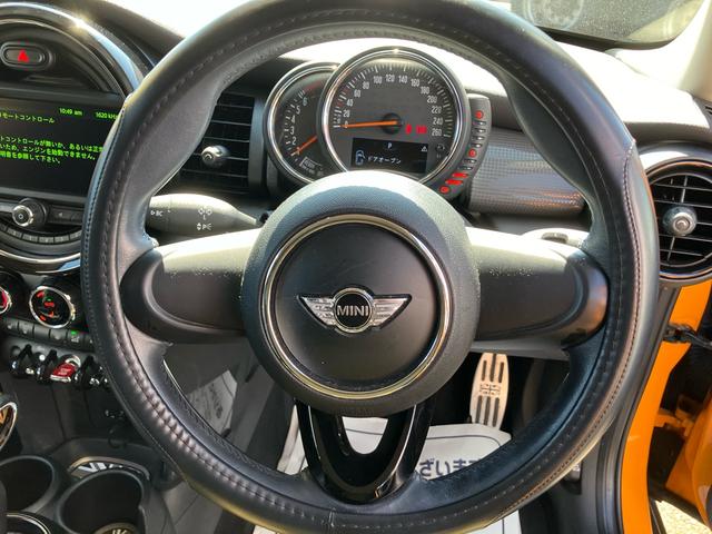 ＭＩＮＩ クーパー　ターボ　純正ナビ　Ｂｌｕｅｔｏｏｔｈ　スマートキー　純正アルミホイール（15枚目）
