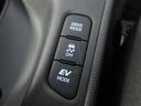 ハイブリッド車のEVモード走行切替。