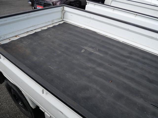 キャリイトラック ＫＣエアコン・パワステ　セレクト４ＷＤ　エアコン　パワーステアリング　ＣＤ　三方開　荷台ガード　荷台マット（10枚目）