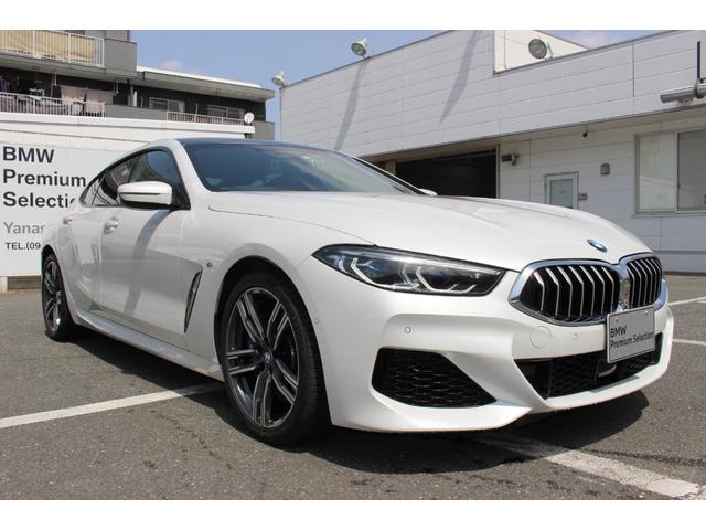 ８シリーズ ８４０ｉ　グランクーペ　Ｍスポーツ　純正１９インチＡＷ　純正ナビ　全周囲モニター　レザーシート　電動リヤゲート　シートヒーター／エアコン　Ｂｏｗｅｒｓ＆Ｗｉｌｋｉｎｓスピーカー　アクティブクルーズコントロール　ガラスサンルーフ（5枚目）