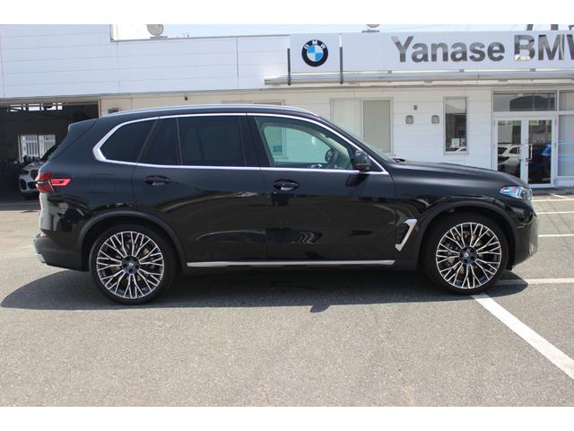 Ｘ５ ｘＤｒｉｖｅ　３５ｄ　エディションＸ　パノラマサンルーフ　純正２２インチＡＷ　全周囲モニター　純正ナビ　レザーシート　７人乗り　アクティブクルーズコントロール（6枚目）