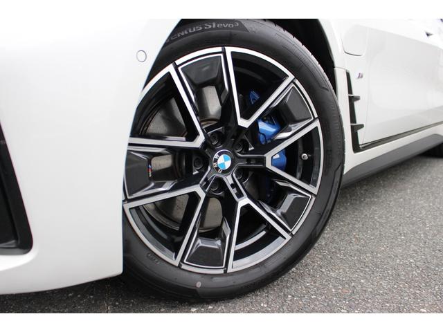 i4 eDrive 40 Mスポーツ EVモデル 充電コード付 認定中古車 AIS車両品質評価書付 弊社元試乗車 レザーシート LEDヘッドライト 純正ナビ 全周囲モニター 急速充電対応 CHAdeMO規格対応(2枚目)