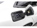 eDrive 40 Mスポーツ EVモデル 充電コード付 認定中古車 AIS車両品質評価書付 弊社元試乗車 レザーシート LEDヘッドライト 純正ナビ 全周囲モニター 急速充電対応 CHAdeMO規格対応(12枚目)